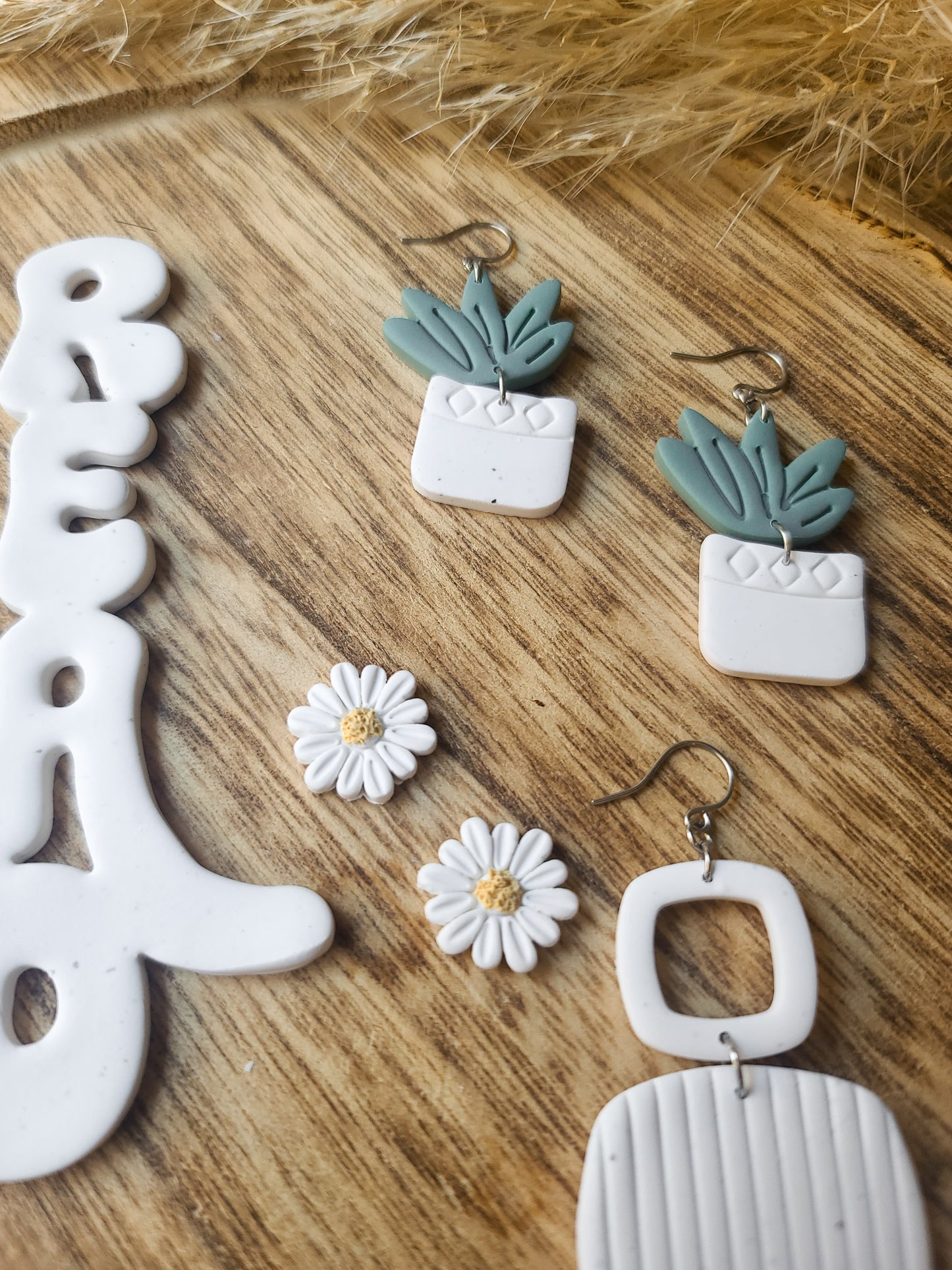Daisy studs