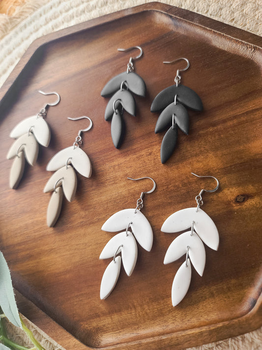 Flora, Classic Black