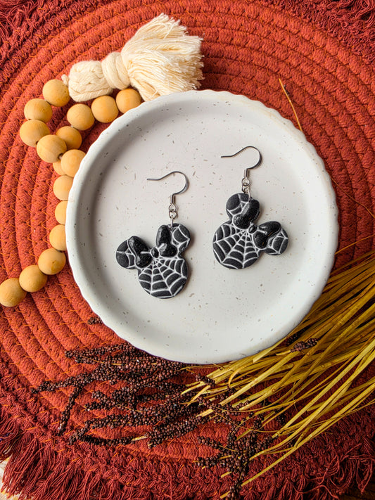 Minnie Spiderwebs