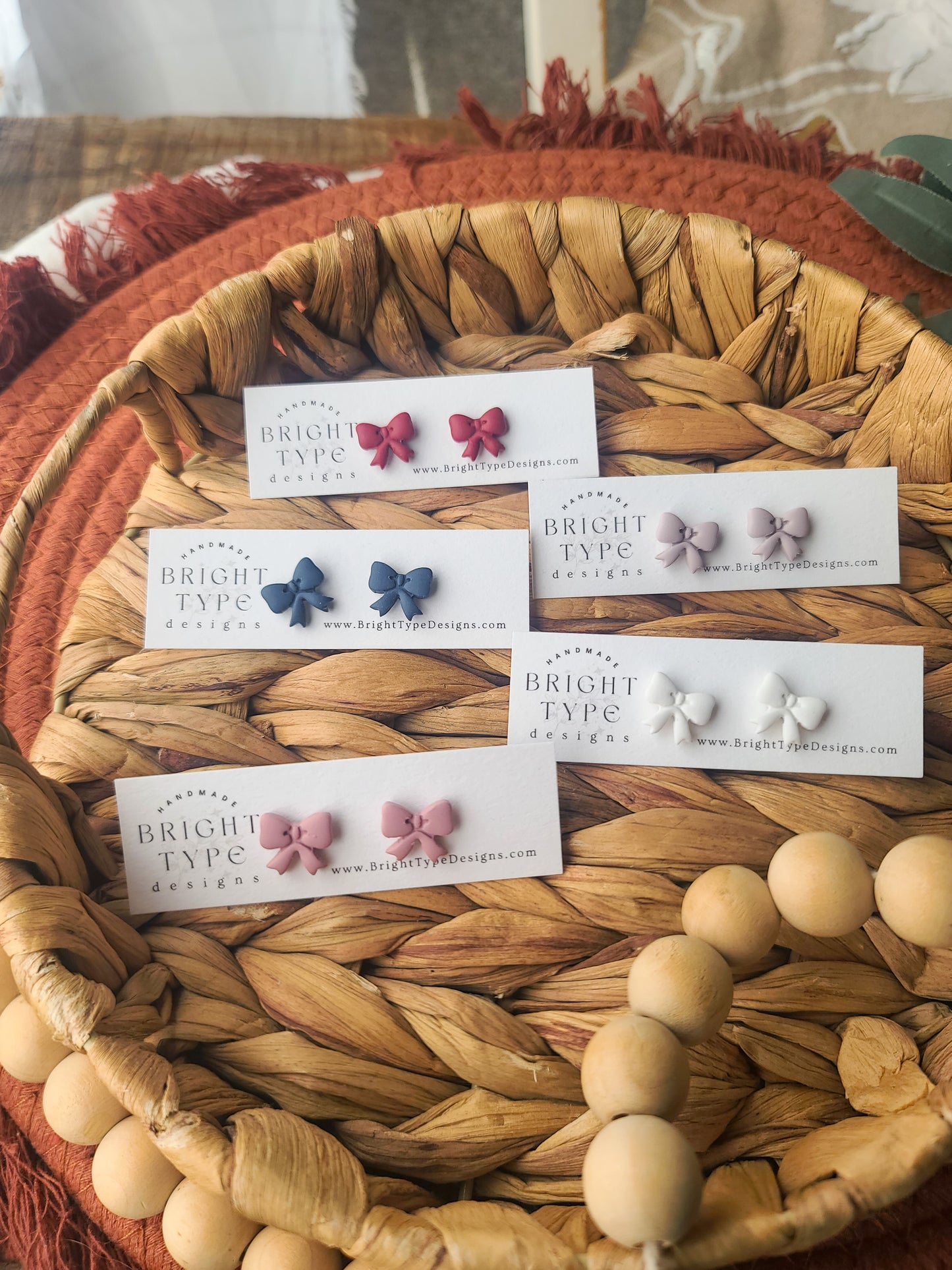 Simple Bow studs